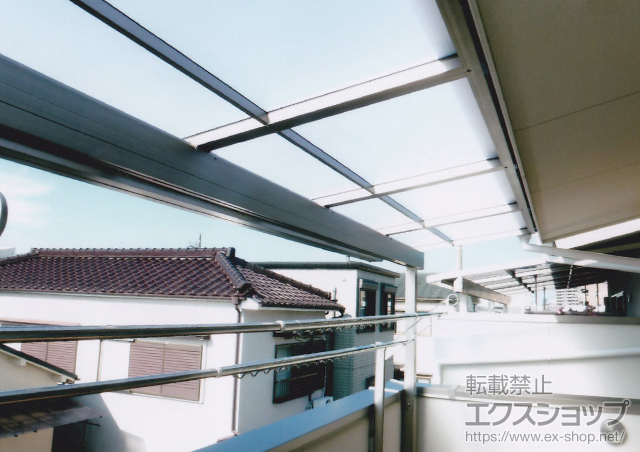 大阪府高槻市のLIXIL リクシル（トステム）のバルコニー・ベランダ屋根 ライザーテラスII F型 屋根タイプ 単体 積雪〜20cm対応 施工例