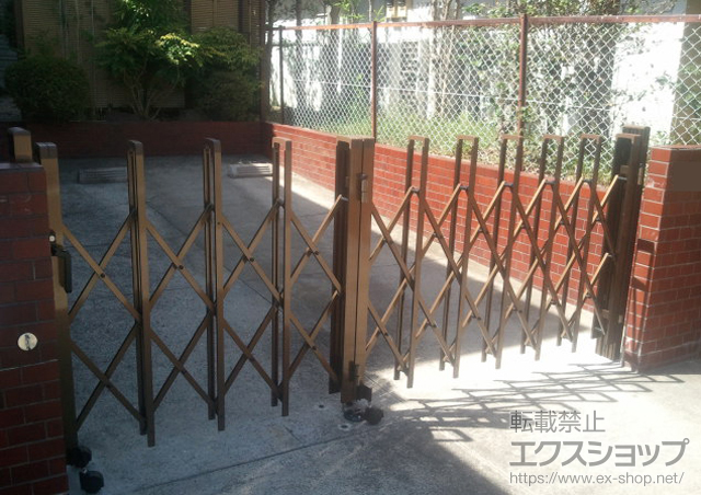神奈川県横浜市ののカーゲート トリップゲート PB型 ノンレール 片開き親子 31DO 施工例