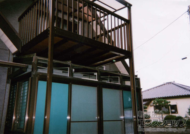 茨城県鉾田市のLIXIL リクシル（トステム）のテラス囲い・サンルーム アクトステージA型 太格子 柱建て式 施工例