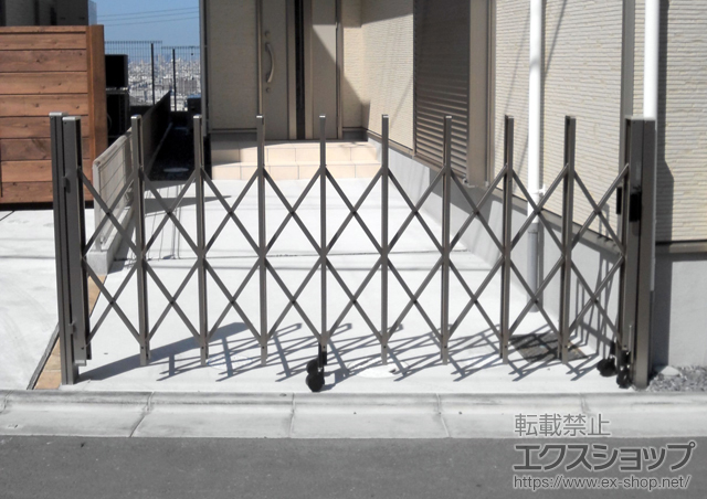 大阪府東大阪市ののカーゲート トリップゲート PA型 ノンレール 片開き 27S 施工例