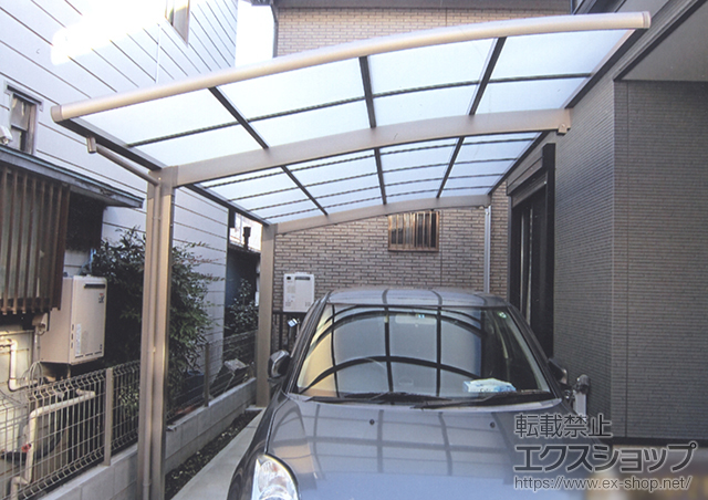 埼玉県川口市のLIXIL リクシル（トステム）のカーポート カーブポートシグマIII＋着脱式サポート柱＋母屋補強材 施工例