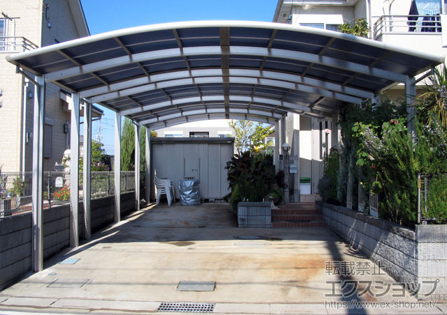 埼玉県川越市ののカーポート レイナツインポート 縦並列 積雪〜20cm対応+たて並列用カバー材 施工例