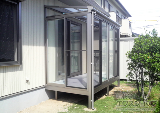 静岡県磐田市のLIXIL リクシル（トステム）のテラス囲い・サンルーム ほせるんですII F型 床納まり ランマ無 積雪〜20?対応 施工例