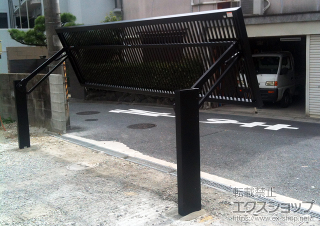 大阪府吹田市ののカーゲート ワイドオーバードアS2型 電動式+リモコン送信機×8個 施工例