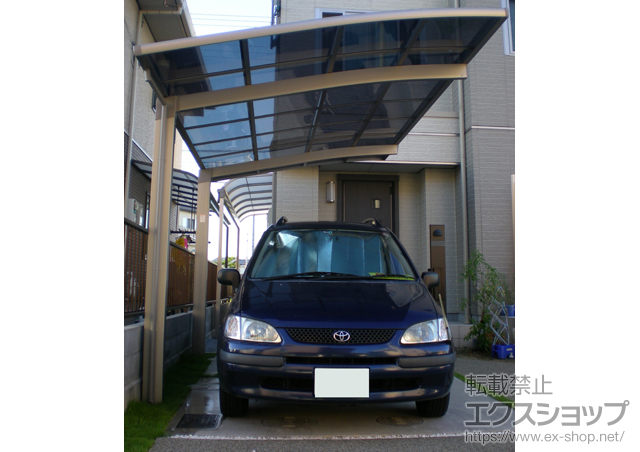 香川県高松市のLIXIL リクシル（トステム）のカーポート カーブポートシグマIII 積雪〜20cm対応＋カーブポートシグマIII用屋根材ホルダー 施工例