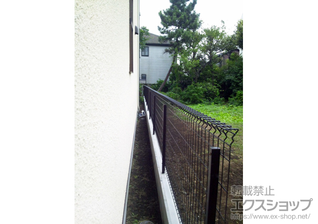 東京都世田谷区ののフェンス・柵 ユメッシュZ型フェンス　間仕切り支柱タイプ 施工例
