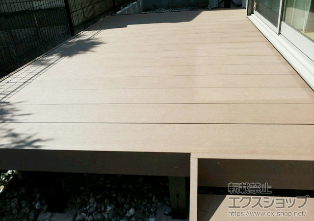 神奈川県横浜市緑区ののウッドデッキ リウッドデッキ 200 単体＋リウッド ステップ5型 Ｔタイプ(2段) 施工例