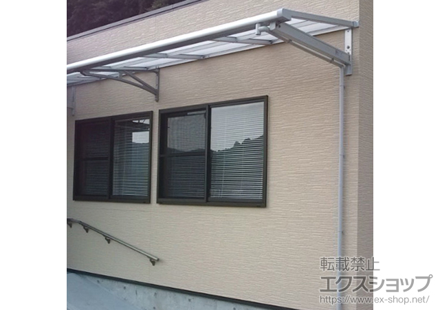 和歌山県日高郡日高川町のLIXIL リクシル（トステム）のテラス屋根 ライザーテラスII F型 ルーフタイプ 連棟 積雪〜20cm対応 施工例