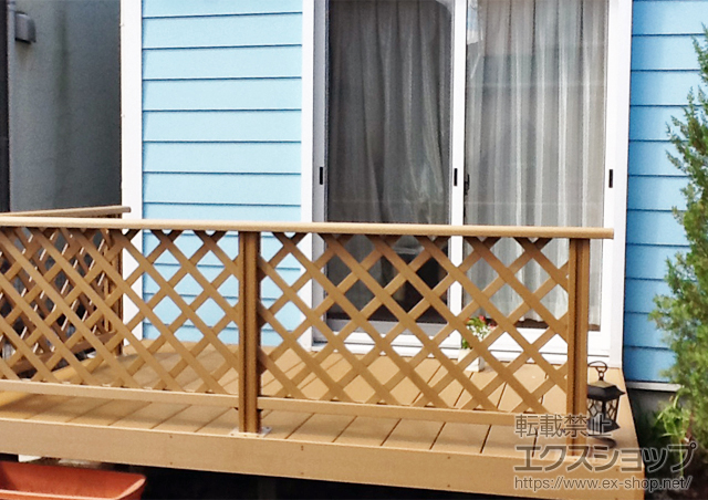神奈川県海老名市のLIXIL リクシル（トステム）のウッドデッキ リコステージII 単体＋デッキフェンス 施工例