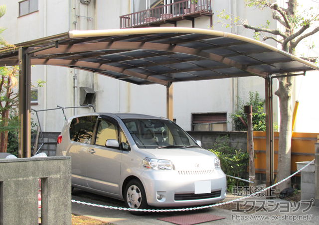 静岡県伊東市のLIXIL リクシル（トステム）のカーポート カーブポートシグマIII ワイド?積雪〜20cm対応 施工例