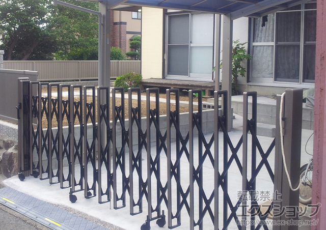 大阪府和泉市ののカーゲート トリップゲート PC型 ノンレール 片開き 施工例