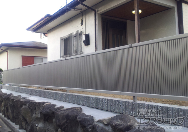 大阪府和泉市ののフェンス・柵 エクスラインフェンス8型 自由柱施工 施工例