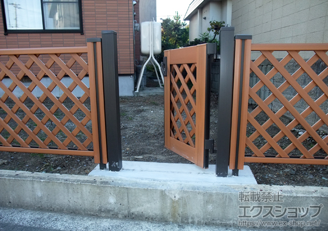 青森県青森市のの門扉 ステイウッド門扉1型 片開き 75角門柱使用 施工例