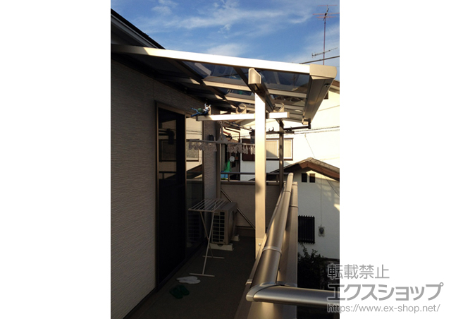 神奈川県座間市のLIXIL リクシル（トステム）のバルコニー・ベランダ屋根 ライザーテラスII F型 屋根タイプ 単体 積雪〜20cm対応 施工例