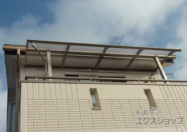 埼玉県鴻巣市ののバルコニー・ベランダ屋根 プレシオステラス R型 屋根タイプ 単体 積雪〜20cm対応 施工例