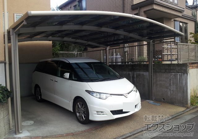 東京都町田市のLIXIL リクシル（トステム）のカーポート カーブポートシグマIII ワイド 積雪〜20cm対応 施工例
