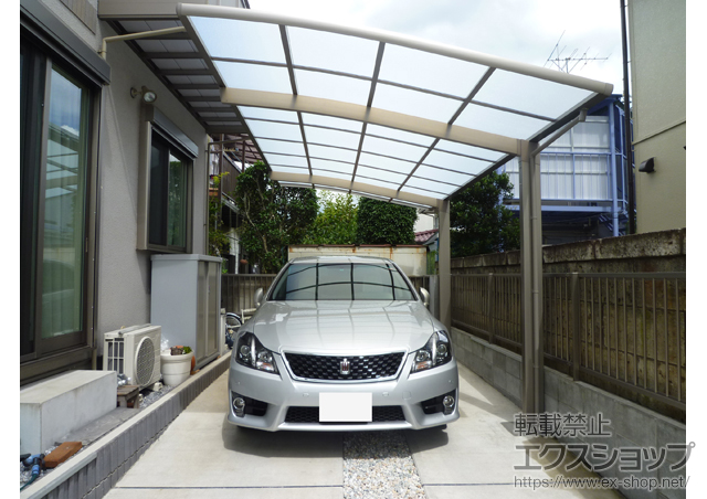 埼玉県越谷市のLIXIL リクシル（トステム）のカーポート カーブポートシグマIII 積雪〜20cm対応 施工例