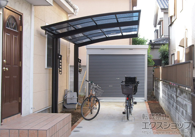 埼玉県草加市ののカーポート プレシオスポート 積雪〜20cm対応＋収納式物干しセット2型 2本入 施工例