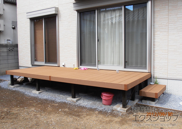 埼玉県さいたま市ののウッドデッキ リウッドデッキ200 単体+独立式リウッドステップ2型 施工例