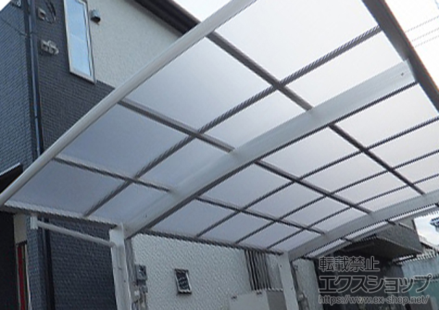 埼玉県川越市ののカーポート プレシオスポート 積雪〜20cm対応+収納式物干しセット2型 2本入り 施工例