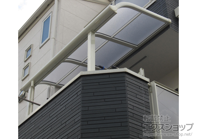 神奈川県川崎市宮前区のLIXIL リクシル（トステム）のバルコニー・ベランダ屋根 パワーアルファ RB型 屋根タイプ 単体 積雪〜30cm対応 施工例