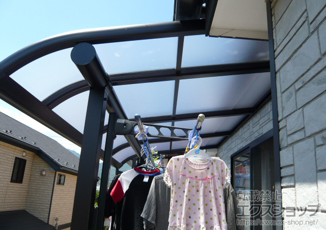 神奈川県厚木市ののバルコニー・ベランダ屋根 ヴェクターテラス R型 屋根タイプ 単体 積雪〜20cm対応 施工例