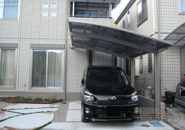 滋賀県大津市のLIXIL リクシル（トステム）のカーポート カーブポートシグマIII 積雪〜30cm対応 施工例