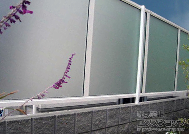 大阪府茨木市ののフェンス・柵 カムフィX14型 フリーポールタイプ 施工例