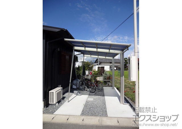 兵庫県篠山市ののカーポート エフルージュ 積雪〜20cm対応+エフルージュ 着脱式サポート  2本入+水平式物干し 2本入 施工例