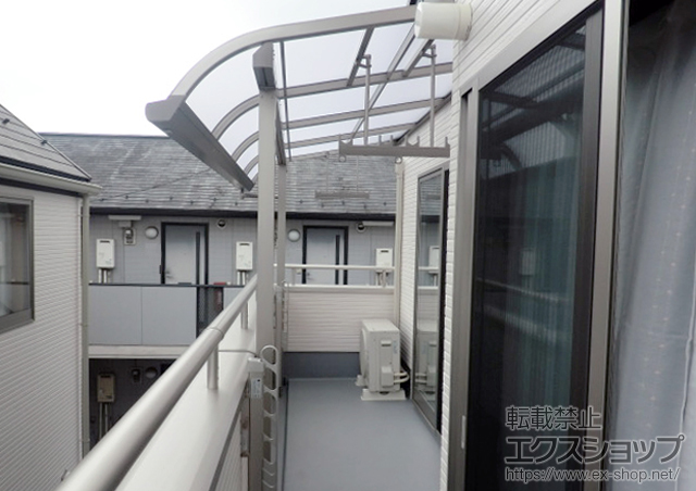 千葉県船橋市のLIXIL リクシル（トステム）のバルコニー・ベランダ屋根 ライザーテラスII R型 屋根タイプ 単体 施工例
