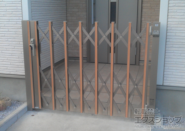 埼玉県富士見市ののカーゲート アーキシャット 片開き170S 施工例