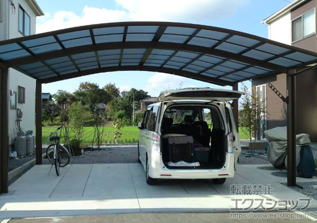 埼玉県加須市ののカーポート レイナツインポートZ 積雪〜20cm対応+収納式物干し2型 2本入 施工例