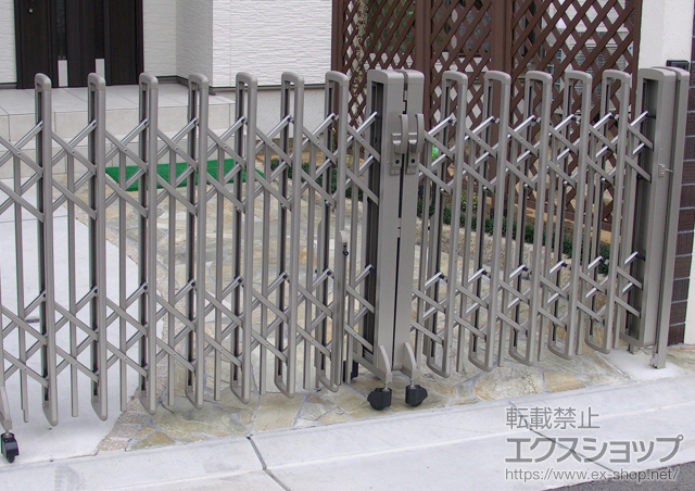 兵庫県川西市ののカーゲート レイオス3型 ノンレール 両開き親子 施工例