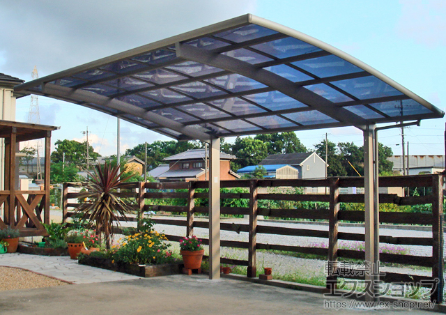 三重県四日市市のLIXIL リクシル（トステム）のカーポート カーブポートシグマIII 積雪〜20cm対応 施工例