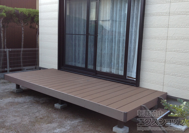 東京都多摩市のLIXIL リクシル（トステム）のウッドデッキ リコステージII 単体＋ステップ 1段＋点検口セット 施工例