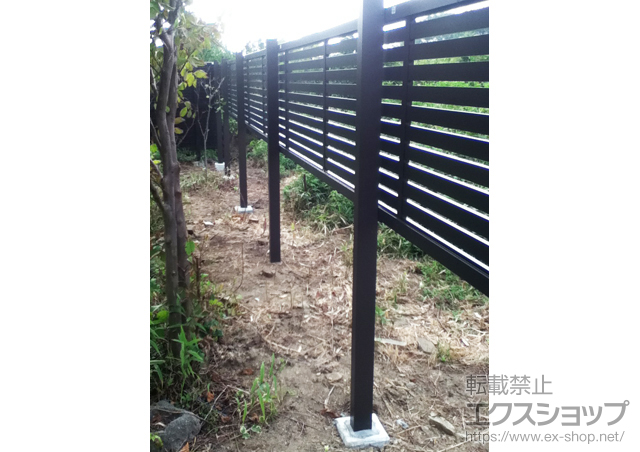 群馬県佐波郡玉村町ののフェンス・柵 ライフモダンII B3型フェンス 多段柱仕様 施工例