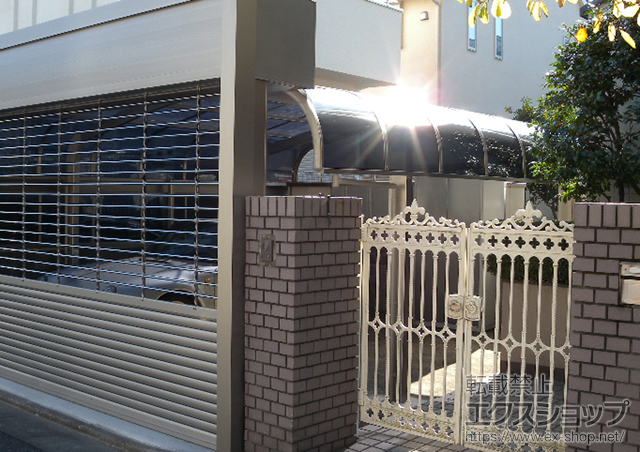 東京都板橋区のLIXIL リクシル（トステム）のカーポート テールポートシグマIII M合掌 積雪〜30cm対応+テールポートシグマIII用 サイドパネル 施工例