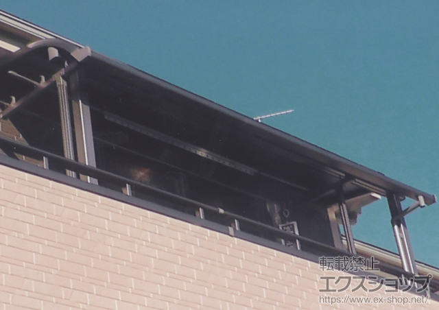 埼玉県さいたま市のLIXIL リクシル（トステム）のバルコニー・ベランダ屋根 ライザーテラスII R型 屋根タイプ 単体 積雪〜20cm対応 施工例