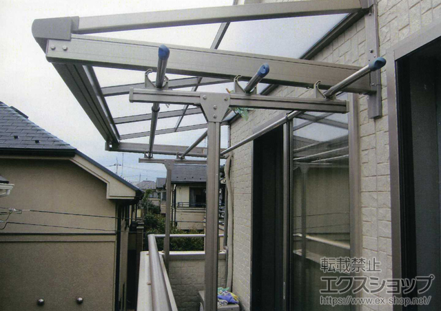 東京都小金井市のLIXIL リクシル（トステム）のバルコニー・ベランダ屋根 ライザーテラスII F型 ルーフタイプ 単体 積雪〜20cm対応 施工例