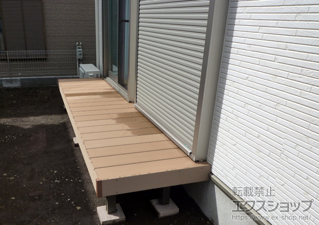 神奈川県藤沢市のLIXIL リクシル（トステム）のウッドデッキ リコステージII 単体 施工例