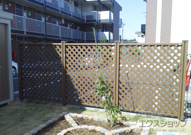 千葉県柏市のLIXIL リクシル（トステム）のサイクルポート・駐輪場 カーブパークシグマIII パネル1面囲い 積雪〜20cm対応 施工例