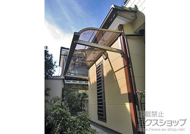 埼玉県坂戸市のLIXIL リクシル（トステム）のバルコニー・ベランダ屋根 ライザーテラスII R型 ルーフタイプ 単体 積雪〜20cm対応 施工例