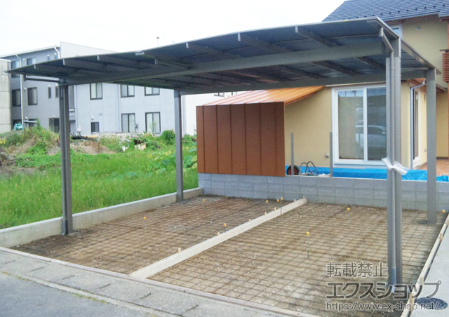 岐阜県羽島市のLIXIL リクシル（トステム）のカーポート エックスルーフ ワイド　積雪〜20cm対応 施工例