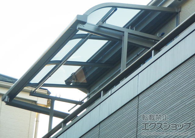 東京都日野市のLIXIL リクシル（トステム）のバルコニー・ベランダ屋根 ライザーテラスII R型 ルーフタイプ 単体 積雪〜20cm対応 施工例