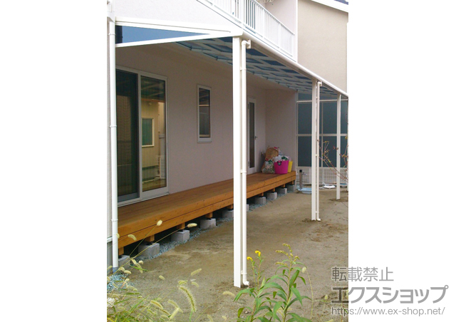 宮城県仙台市のLIXIL リクシル（トステム）のテラス屋根 ライザーテラスII F型 テラスタイプ 連棟 積雪〜20cm対応+ライザーテラスII F型用 側面スクリーン 2段用 施工例