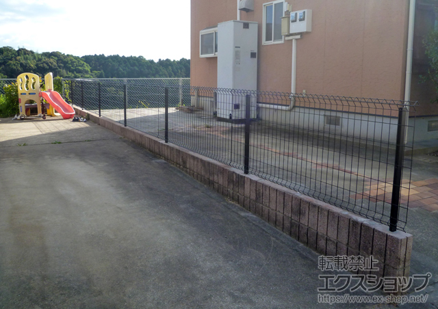 長崎県大村市ののフェンス・柵 イーネットフェンス1F型 自由柱タイプ 施工例