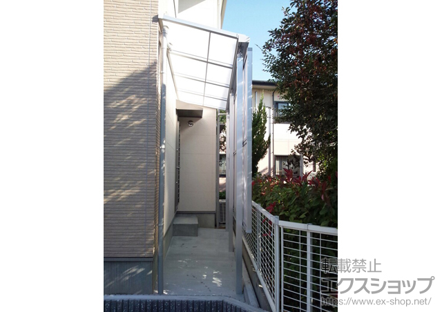 広島県安芸郡海田町のLIXIL リクシル（トステム）のテラス屋根 ライザーテラスII F型　テラスタイプ 正面台形仕様 施工例