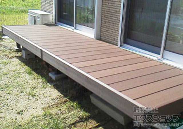 愛知県知多郡阿久比町のLIXIL リクシル（トステム）のウッドデッキ リコステージII 単体 施工例