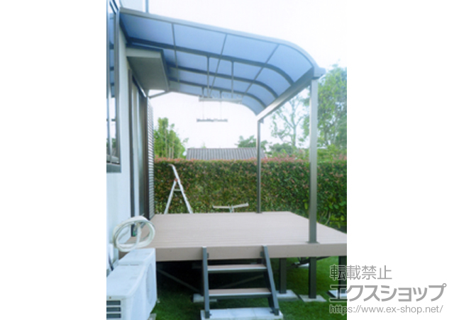 福岡県糸島市のLIXIL リクシル（トステム）のテラス屋根 ライザーテラスII R型 テラスタイプ 単体 積雪〜20cm対応+吊り下げ式物干し 標準 2本入り 施工例