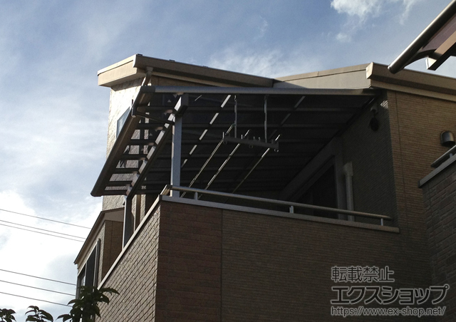 千葉県松戸市のLIXIL リクシル（トステム）のバルコニー・ベランダ屋根 パワーアルファ F型 屋根タイプ 積雪〜30?対応 施工例